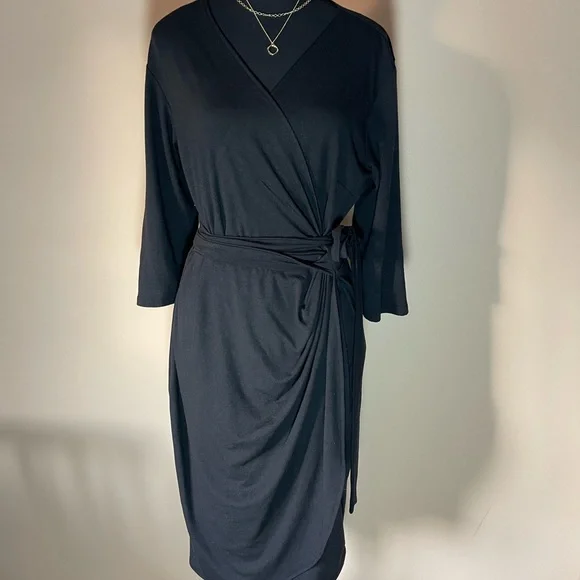 Elegant Black Wrap Dress - Picture 2 of 6